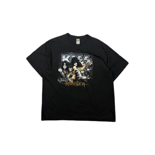 Kiss black mans tshirt with big print on front vintage 00 2012